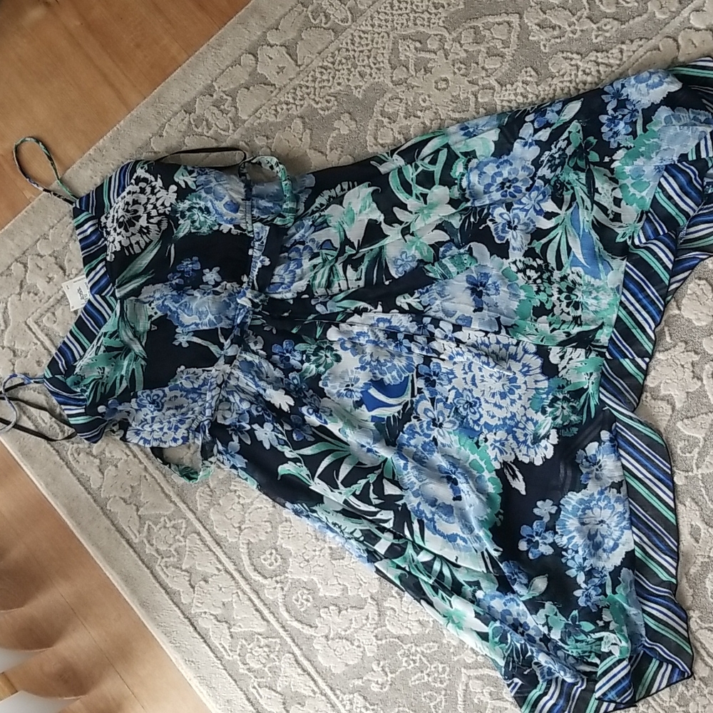 🌺 bundle 3 for $20! Enfocus Studio Hankerchief Floral Dress